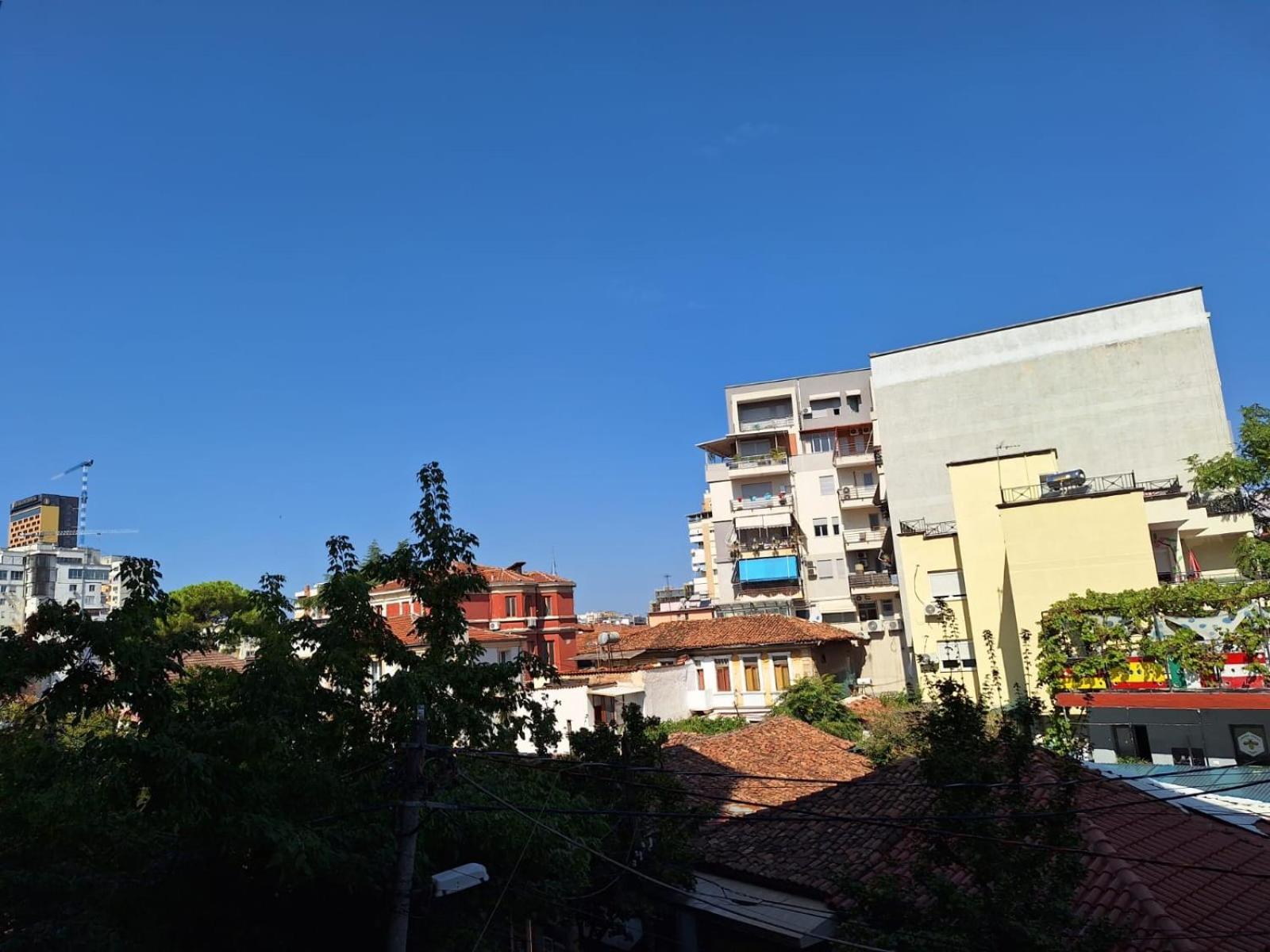 Ergi'S Host Apartment Tirana Exterior foto